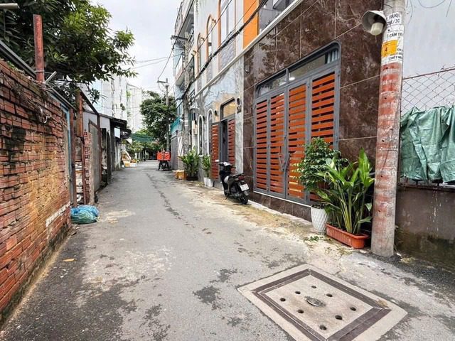 BÁN GẤP NHÀ PHỐ BÙI QUANG LÀ - NGANG 9.5M
