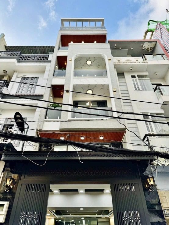 Bán Nhà Gò Vấp Có Thang Máy - Hẻm 8m Thông - Sát Emart Phan Huy Ích