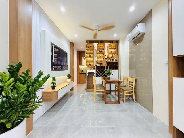 Nhà Hẻm Xe Hơi Thống Nhất,