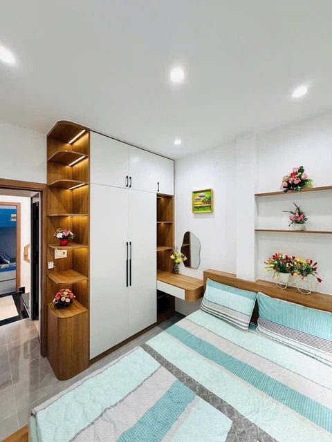 Nhà Hẻm Xe Hơi Thống Nhất,