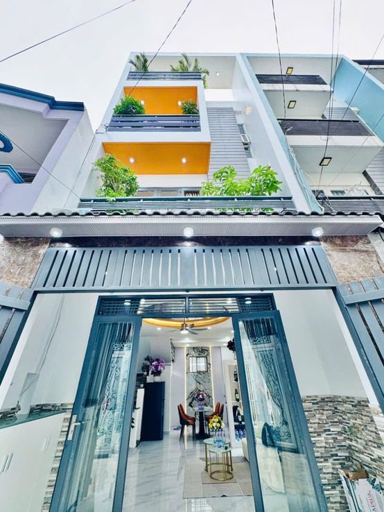 NHÀ PHỐ NỞ HẬU ĐẸP LUNG LINH - SÁT EMART PHAN HUY ÍCH