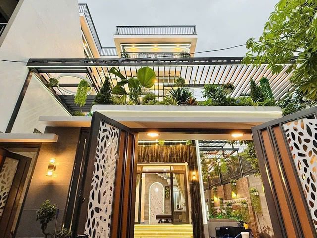 BÁN BIỆT THỰ SÂN VƯỜN SIÊU VIP GÒ VẤP