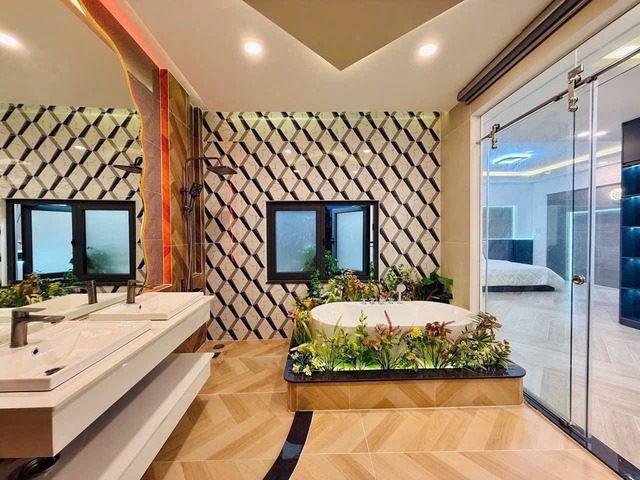 BÁN BIỆT THỰ SÂN VƯỜN SIÊU VIP GÒ VẤP