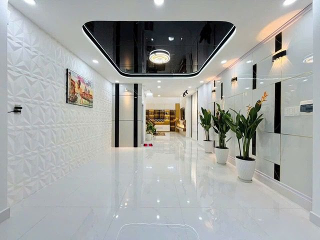 NGAY CÔNG VIÊN LÀNG HOA GÒ VẤP