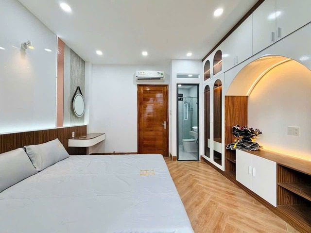 NGAY CÔNG VIÊN LÀNG HOA GÒ VẤP
