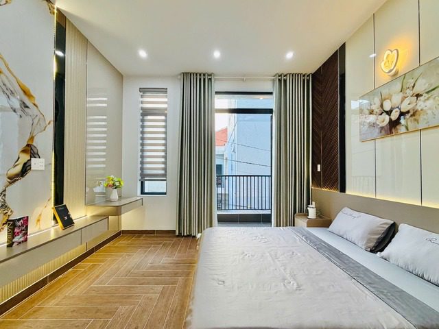 Bán Nhà Phố Tân Trụ