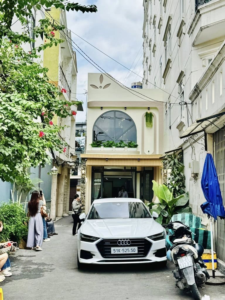 BÁN NHÀ MẶT TIỀN THỤT 10M DƯỚI 7 TỶ