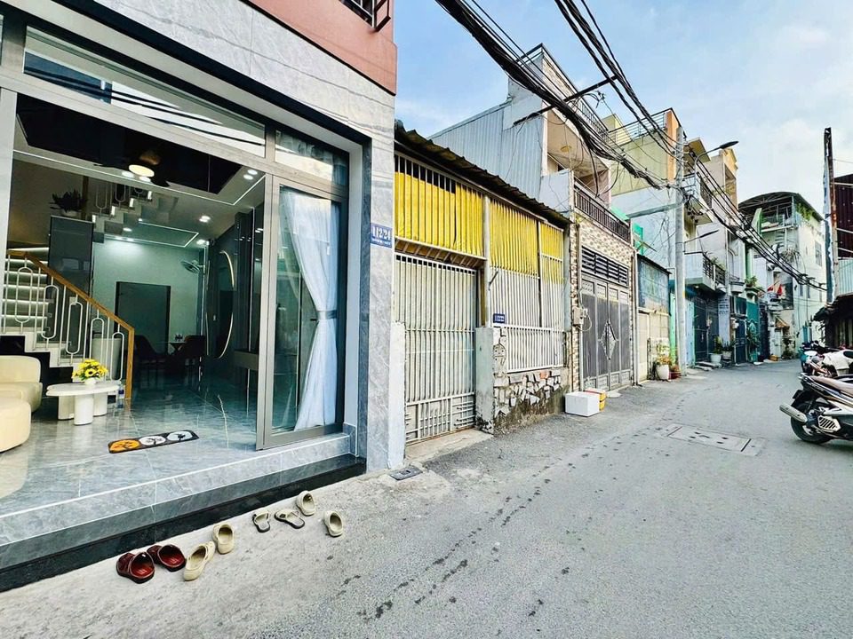 BÁN NHÀ GÒ VẤP SÁT EMART PHAN HUY ÍCH